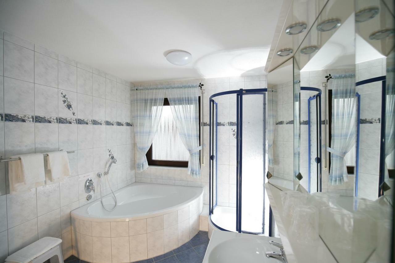 Hotel Am Baronenwald 괴핑엔 외부 사진